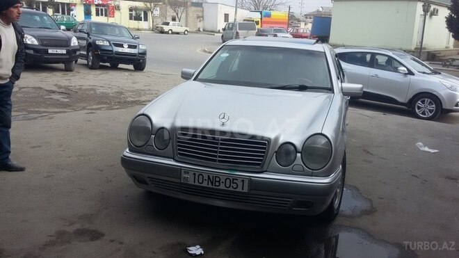 Mercedes E 280 1999, 295,677 km - 2.8 l - Bakı