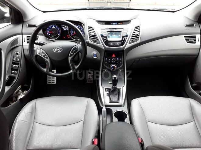 Hyundai Elantra 2015, 35,000 km - 1.8 l - Bakı