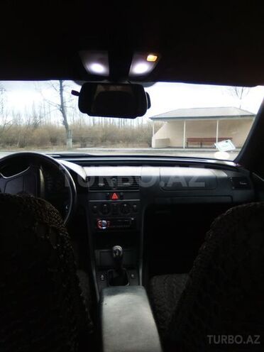 Mercedes C 180 1996, 255,000 km - 1.8 л - Qax