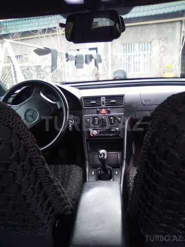 Mercedes C 180 1996, 255,000 km - 1.8 л - Qax