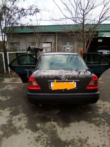 Mercedes C 180 1996, 255,000 km - 1.8 л - Qax
