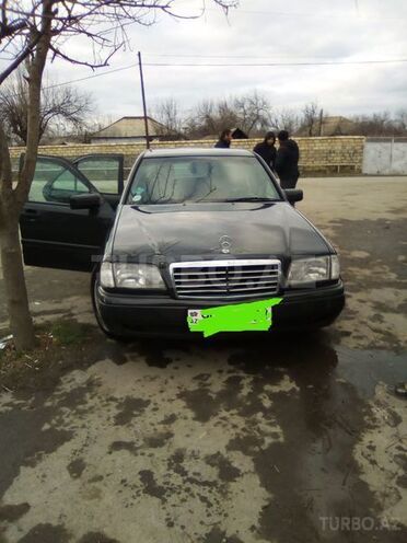 Mercedes C 180 1996, 255,000 km - 1.8 л - Qax