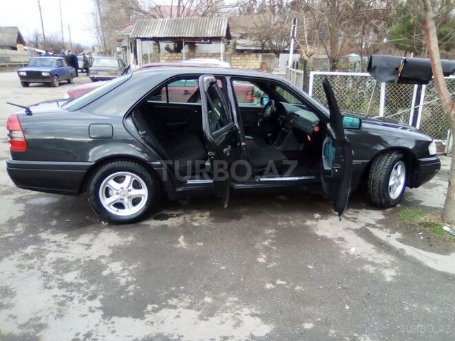 Mercedes C 180 1996, 255,000 km - 1.8 л - Qax