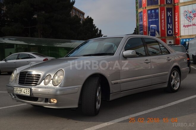 Mercedes E 320 2001, 167,800 km - 3.2 l - Bakı