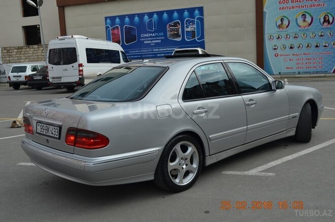 Mercedes E 320 2001, 167,800 km - 3.2 l - Bakı