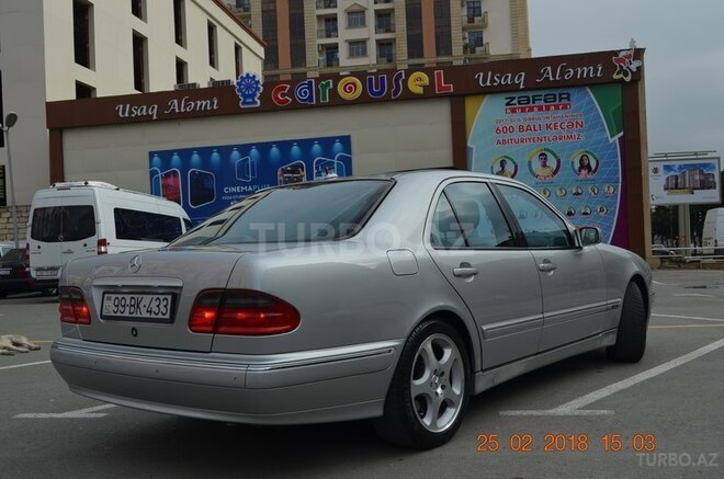 Mercedes E 320 2001, 167,800 km - 3.2 l - Bakı