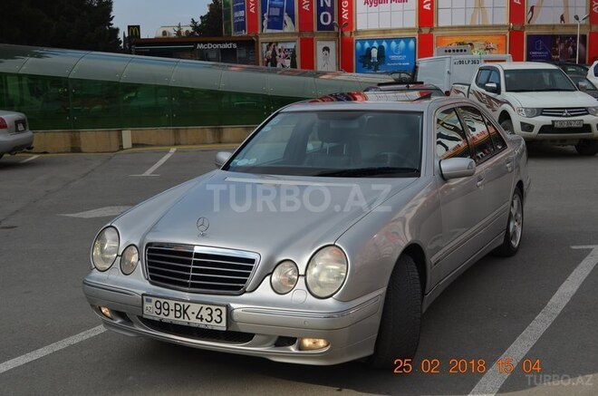 Mercedes E 320 2001, 167,800 km - 3.2 l - Bakı