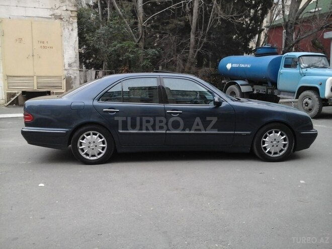 Mercedes E 240 2000, 225,000 km - 2.4 l - Bakı