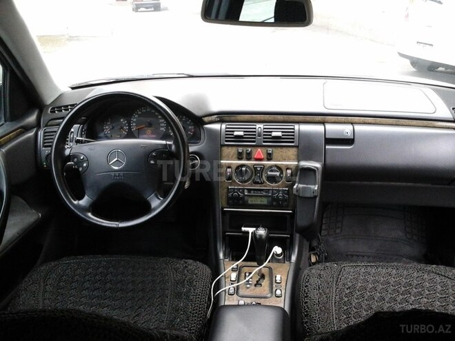 Mercedes E 240 2000, 225,000 km - 2.4 l - Bakı