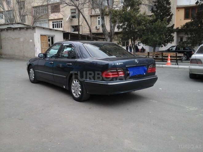 Mercedes E 240 2000, 225,000 km - 2.4 l - Bakı