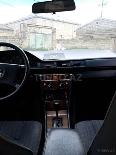 Mercedes E 300 1992, 185,000 km - 3.0 l - Bakı