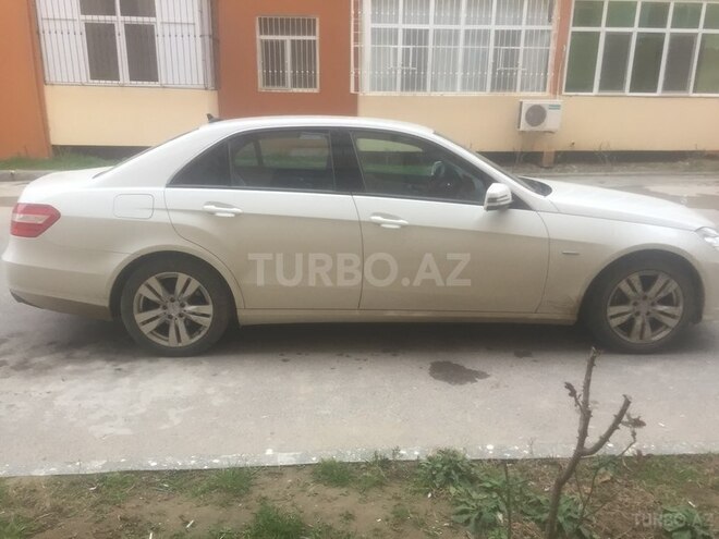 Mercedes E 250 2011, 220,000 km - 1.8 л - Bakı