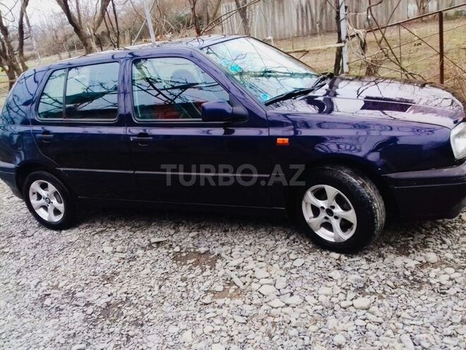 Volkswagen Golf 1994, 298,000 km - 1.8 l - Zaqatala