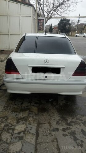 Mercedes E 220 1999, 276,336 km - 2.2 л - Bakı