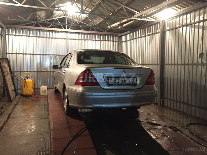 Mercedes C 180 2002, 175,000 km - 0.2 l - Bakı