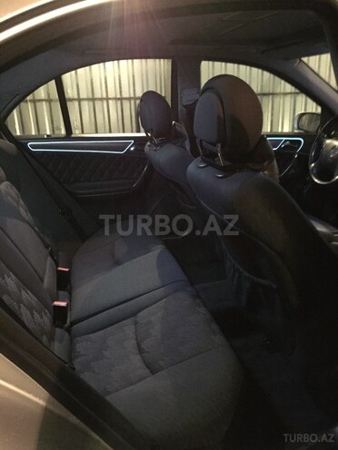 Mercedes C 180 2002, 175,000 km - 0.2 l - Bakı