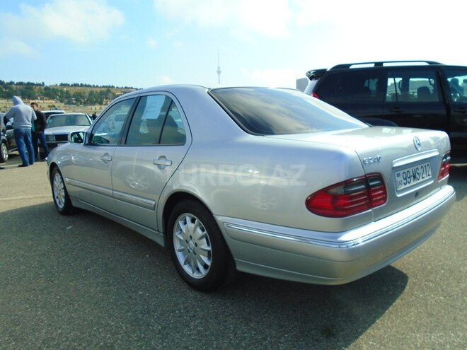 Mercedes E 240 1999, 224,000 km - 2.4 l - Bakı