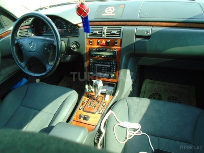 Mercedes E 240 1999, 224,000 km - 2.4 l - Bakı