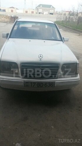 Mercedes E 220 1985, 5,408,769 km - 2.2 л - Bakı