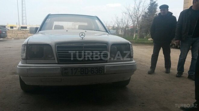 Mercedes E 220 1985, 5,408,769 km - 2.2 л - Bakı
