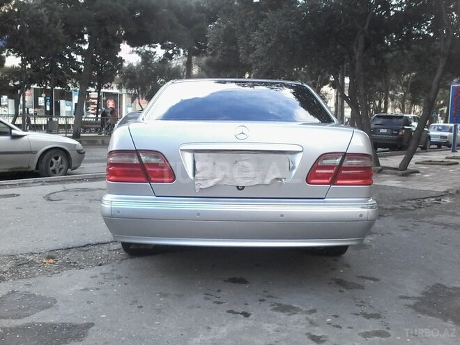 Mercedes E 240 2001, 247,000 km - 2.6 l - Bakı