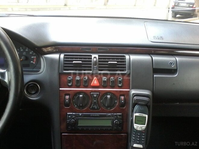 Mercedes E 240 2001, 247,000 km - 2.6 l - Bakı