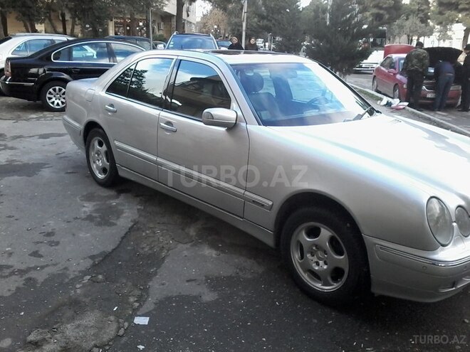 Mercedes E 240 2001, 247,000 km - 2.6 l - Bakı
