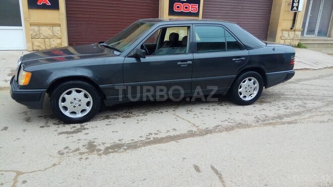 Mercedes E 300 1988, 290,000 km - 3.0 l - Bakı