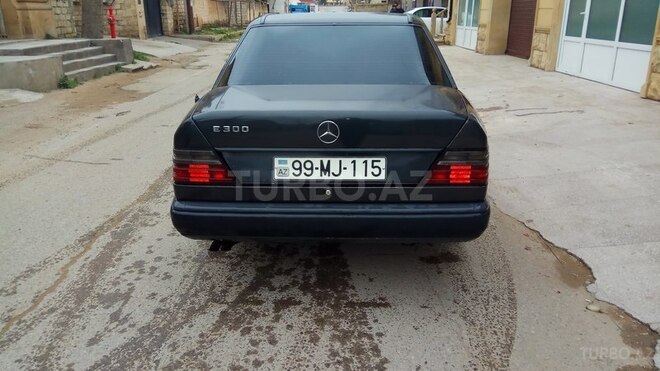 Mercedes E 300 1988, 290,000 km - 3.0 l - Bakı