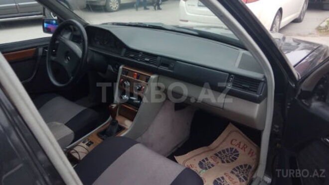 Mercedes E 300 1988, 290,000 km - 3.0 l - Bakı