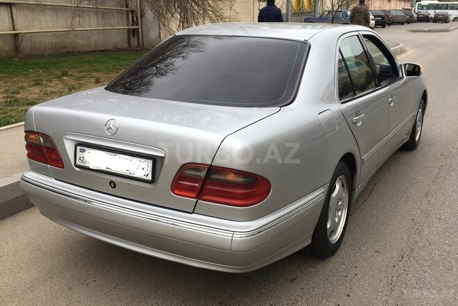 Mercedes E 220 2000, 540,000 km - 2.2 l - Bakı