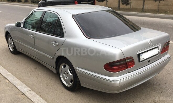 Mercedes E 220 2000, 540,000 km - 2.2 l - Bakı