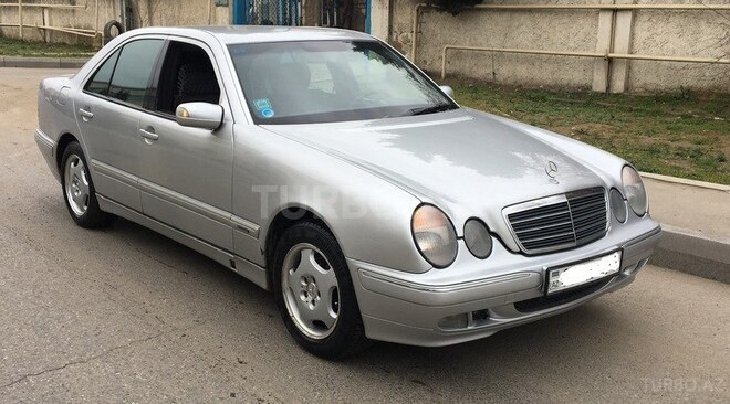 Mercedes E 220 2000, 540,000 km - 2.2 l - Bakı