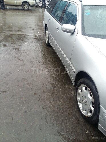 Mercedes E 270 2000, 204,000 km - 2.7 l - Bakı