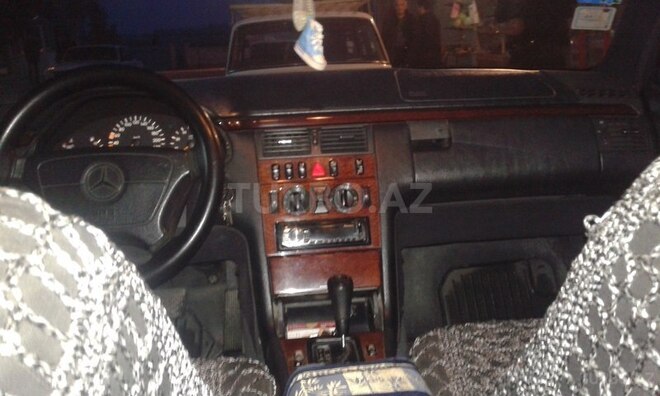 Mercedes E 230 1996, 2,500,000 km - 2.3 l - Mingəçevir