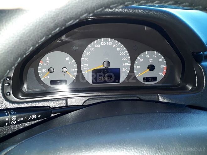 Mercedes E 280 2000, 226,000 km - 2.8 l - Gəncə