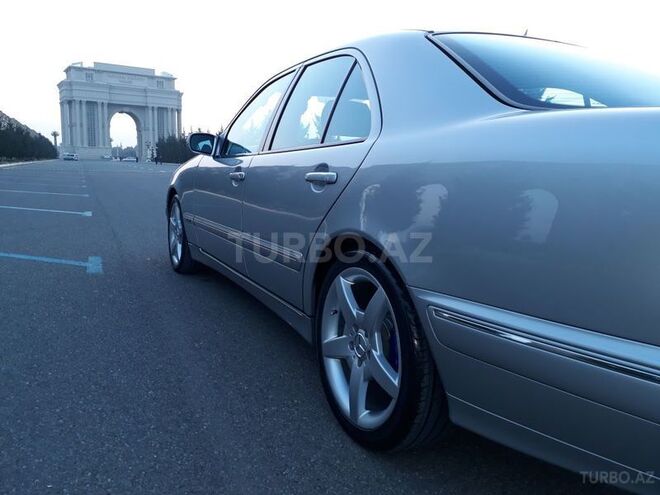Mercedes E 280 2000, 226,000 km - 2.8 l - Gəncə
