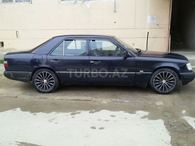 Mercedes E 230 1990, 320,000 km - 2.3 l - Bakı
