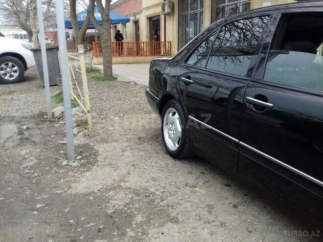 Mercedes E 280 1997, 3,033 km - 2.8 л - Qazax