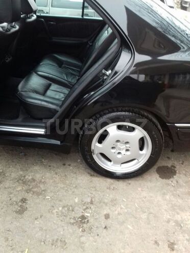 Mercedes E 280 1997, 3,033 km - 2.8 л - Qazax