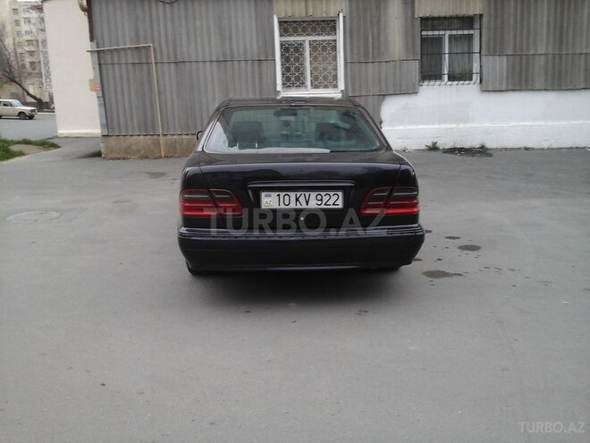 Mercedes E 220 1999, 300,000 km - 2.2 l - Bakı