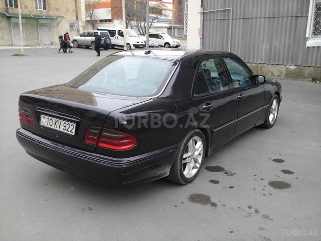 Mercedes E 220 1999, 300,000 km - 2.2 l - Bakı