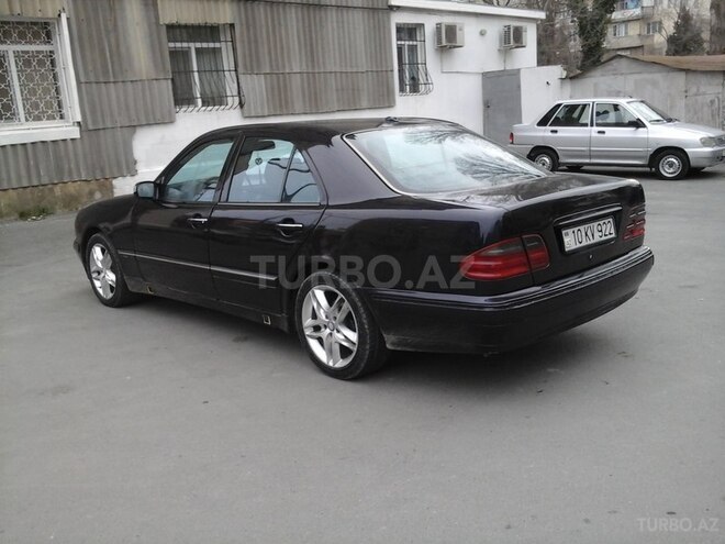 Mercedes E 220 1999, 300,000 km - 2.2 l - Bakı