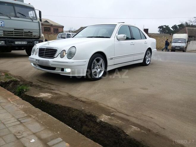 Mercedes E 240 2001, 198,000 km - 2.4 l - Bakı