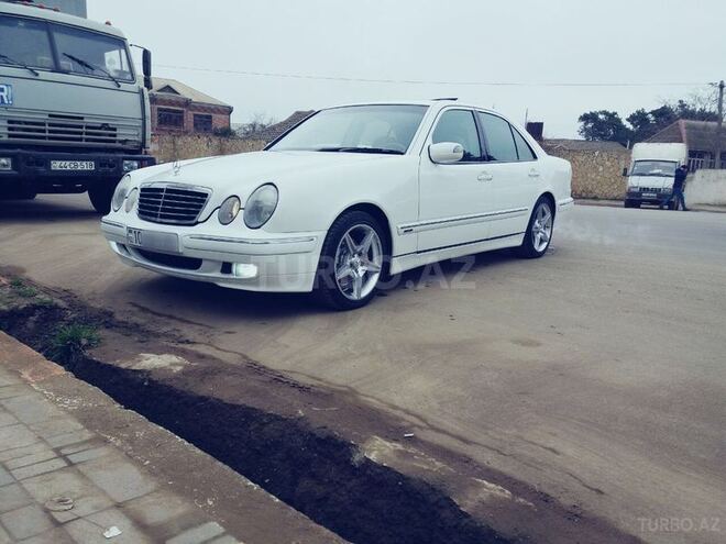 Mercedes E 240 2001, 198,000 km - 2.4 l - Bakı