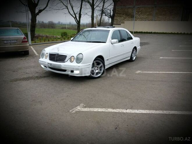 Mercedes E 240 2001, 198,000 km - 2.4 l - Bakı