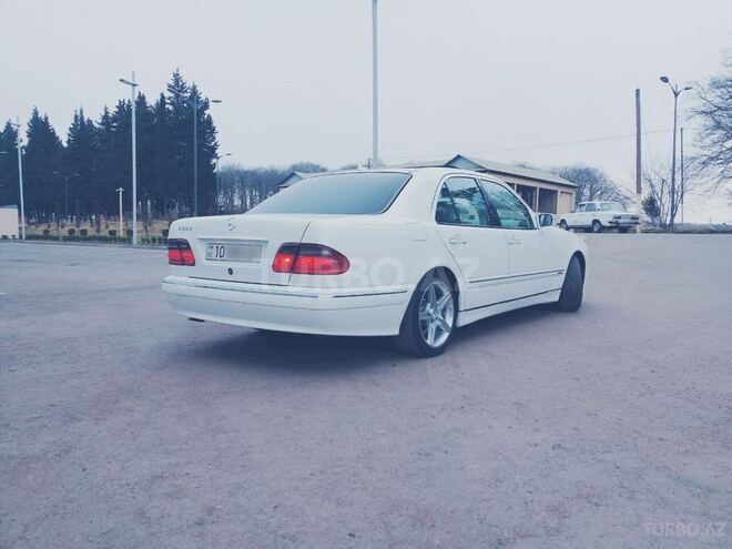 Mercedes E 240 2001, 198,000 km - 2.4 l - Bakı