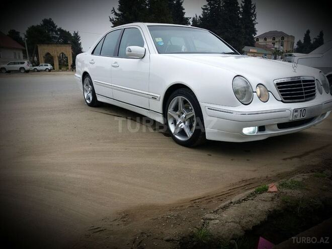 Mercedes E 240 2001, 198,000 km - 2.4 l - Bakı