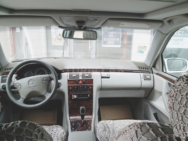 Mercedes E 240 2001, 198,000 km - 2.4 l - Bakı