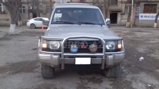 Mitsubishi Pajero 1992, 256,820 km - 2.5 л - Sumqayıt